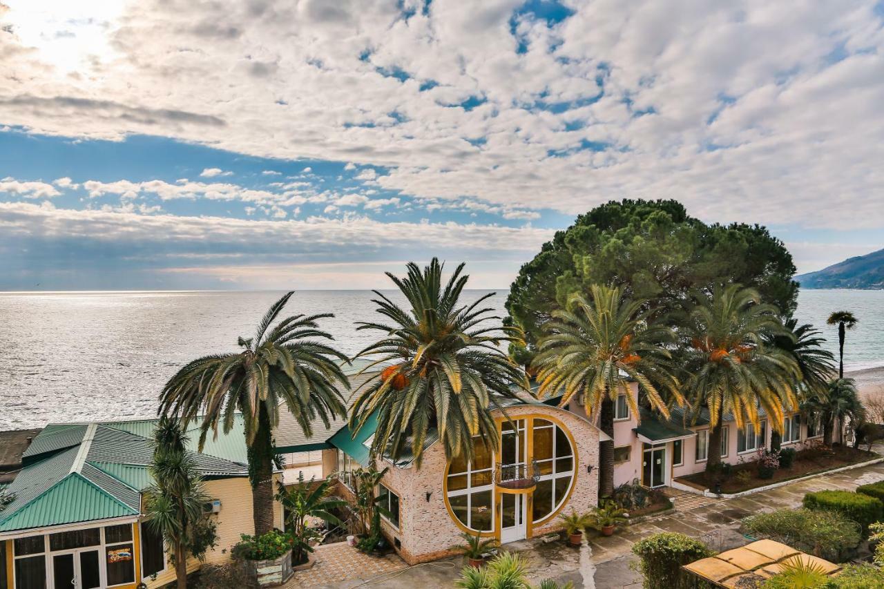 Old Gagra Hotel Exterior photo