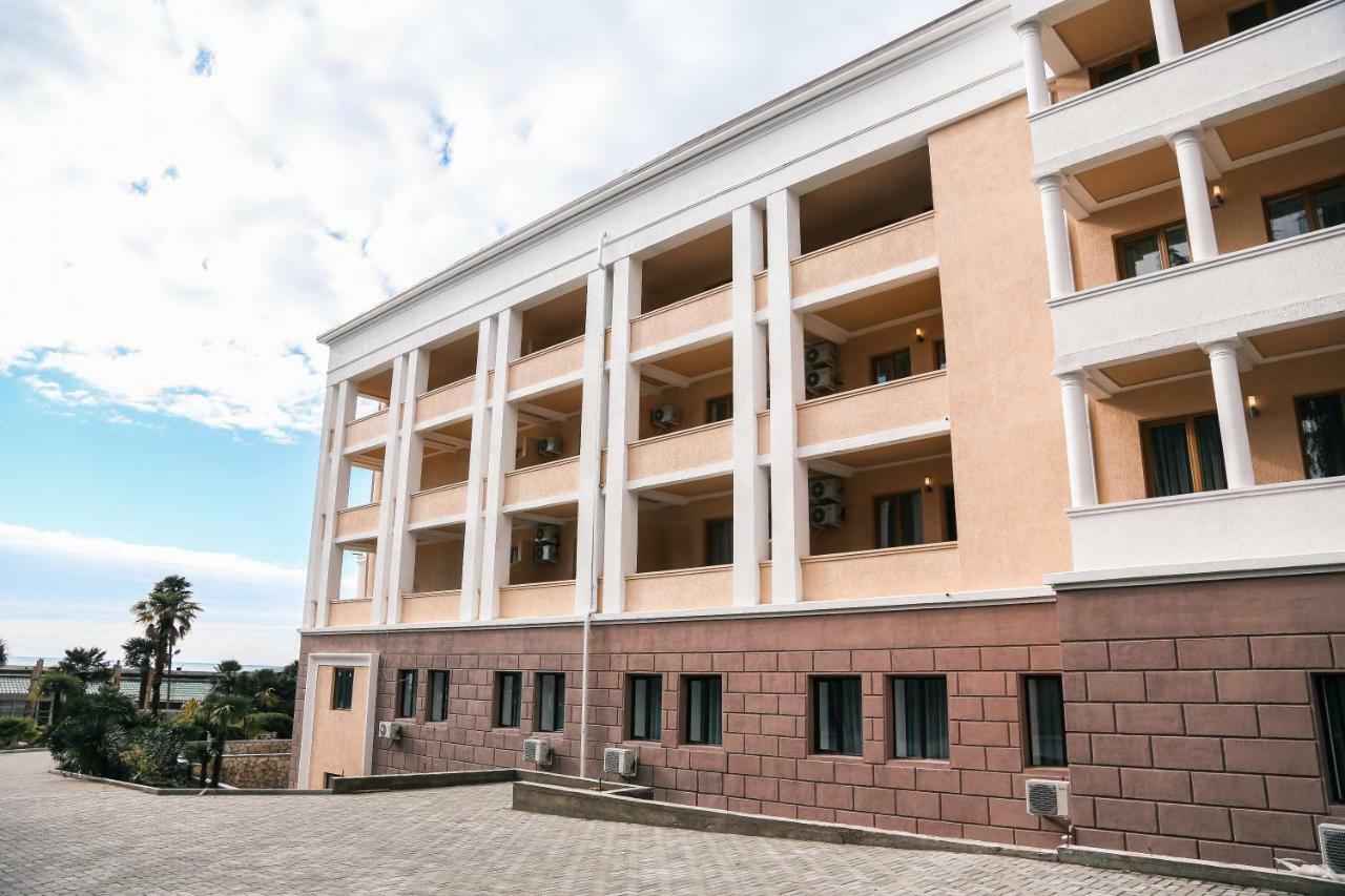 Old Gagra Hotel Exterior photo