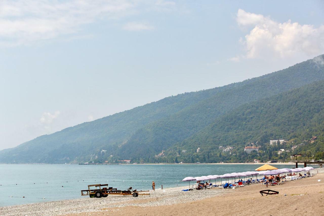 Old Gagra Hotel Exterior photo