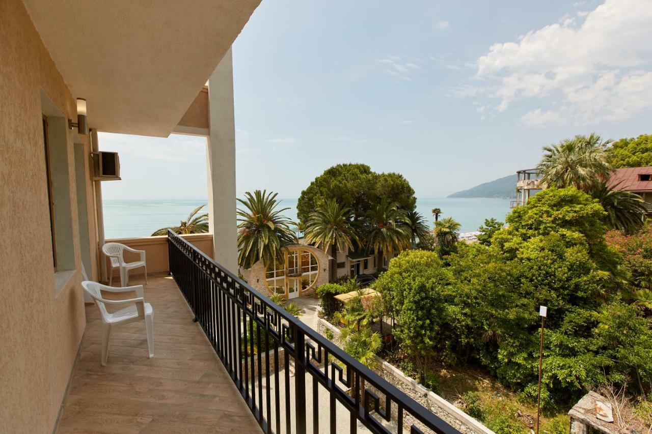 Old Gagra Hotel Exterior photo